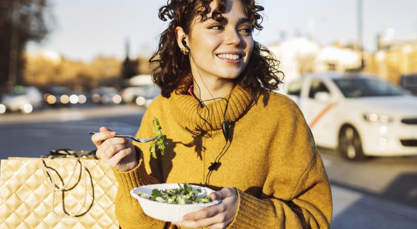 Paula Martín Clares, farmacéutica y nutricionista: «Añadir aguacate y semillas de calabaza a tus ensaladas ayuda a combatir la piel seca en otoño»