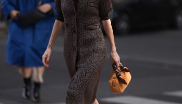 Vestir bien este otoño es tan sencillo como invertir en estos 3 vestidos midi de Zara y combinarlos así