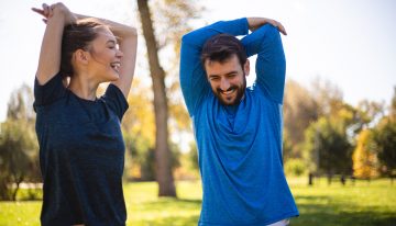 El deporte con el que quemas 700 calorías por hora, aumenta tu longevidad y te regala una clave para ser feliz