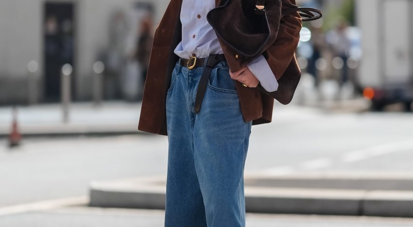 El bolso más elegante y versátil es el que vi sin parar en las semanas de la moda (y eleva los looks de otoño)