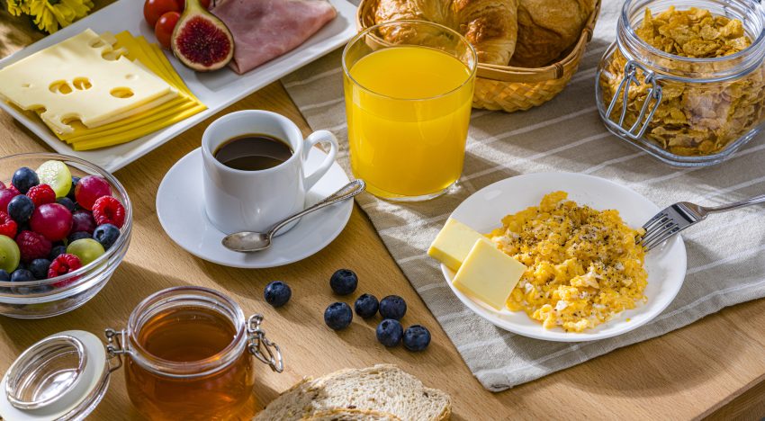 5 ideas de desayuno que alimentan tu estrés y deberías eliminar de tu dieta