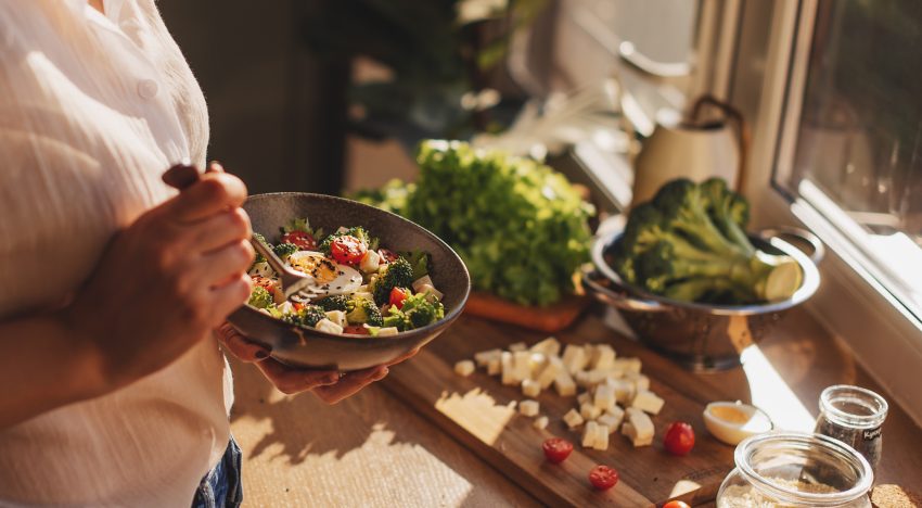 Anabel Albalá, farmacéutica y nutricionista: «Las acelgas, los garbanzos y la quinoa son alimentos que alargan la vida»