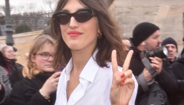 Jeanne Damas lleva la manicura con las uñas demure más elegantes del otoño