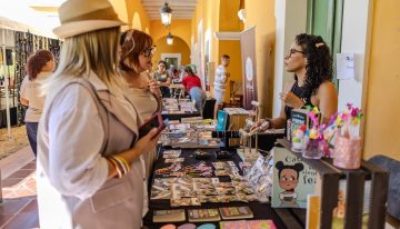 “Vivir de este trabajo es muy difícil”: el gran reto y la efervescente pasión de escribir en Puerto Rico