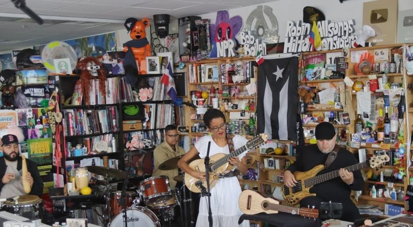 “Con el corazón explotao’ de gratitud”: suena el cuatro puertorriqueño de Fabiola Méndez en “Tiny Desk”