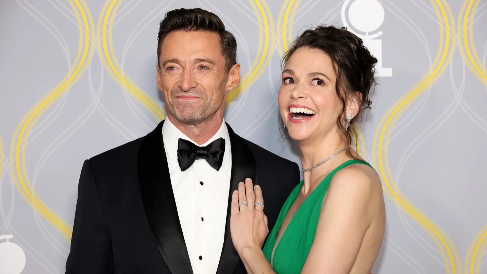 Hugh Jackman y su rumoreada nueva pareja, Sutton Foster, "más felices que nunca"