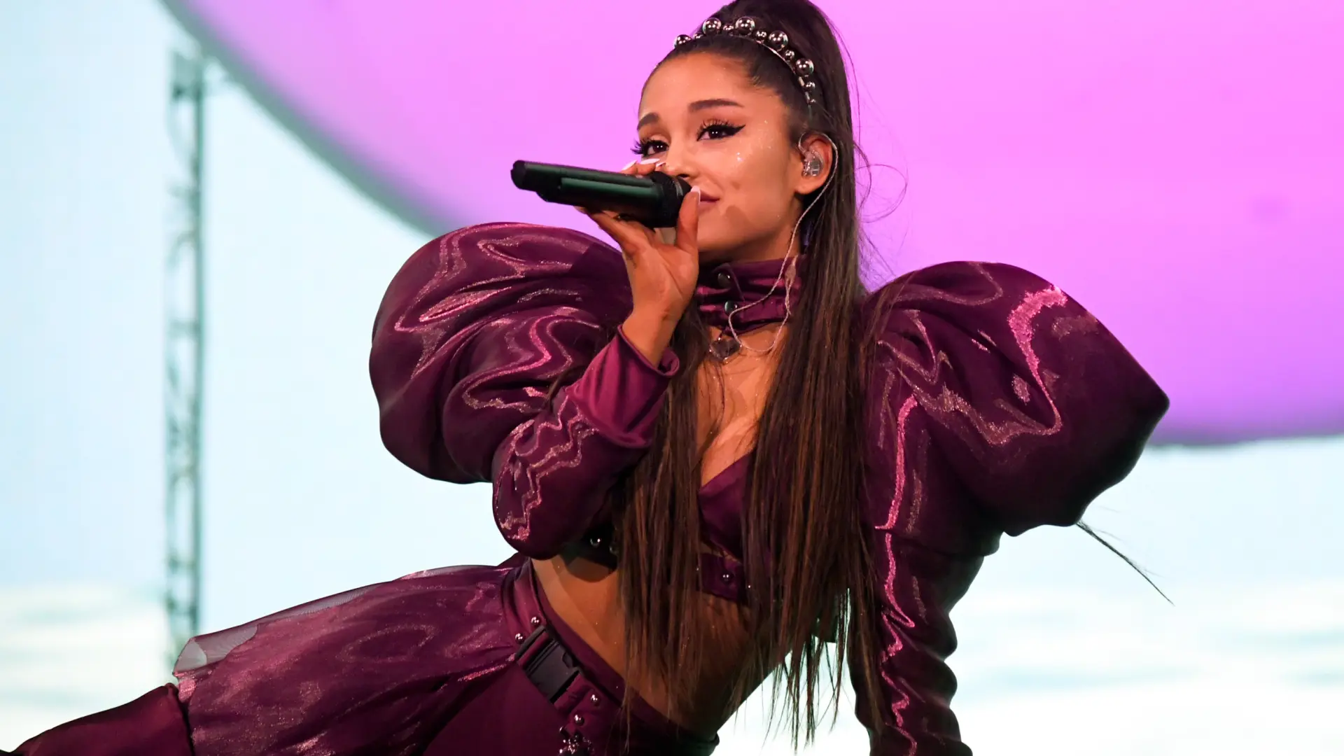 Ariana Grande desmiente los rumores y no saldrá de gira en 2025