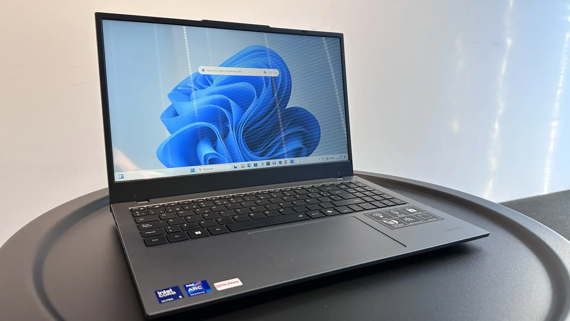 Lenovo ThinkPad T14s Gen 6: si buscas un portátil con autonomía infinita, este PC es una buena opción