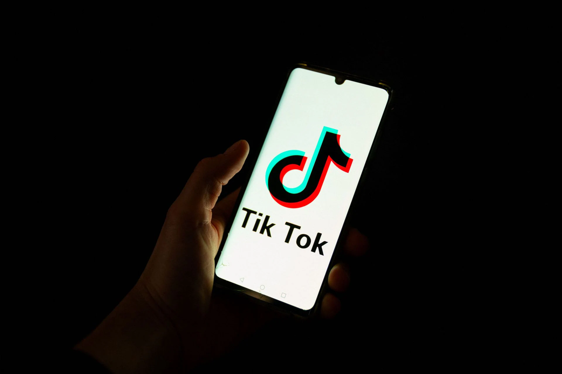 TikTok pide a Albania que «aclare urgentemente» sus planes para suspender el acceso a la plataforma en 2025