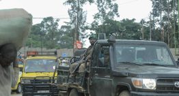 La guerrilla del M-23 toma un aeropuerto clave del Congo mientras su presidente busca ayuda exterior