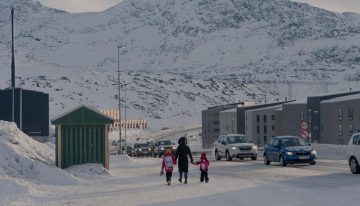 Inuit, niños tutelados y suicidios : las conversaciones pendientes en Groenlandia