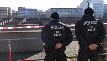 El principal sospechoso del ataque con cuchillo en el monumento del Holocausto en Berlín comparte las creencias del Estado Islámico, según los fiscales