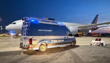 Aterriza de emergencia en Roma un avión escoltado por cazas militares por una falsa amenaza de bomba