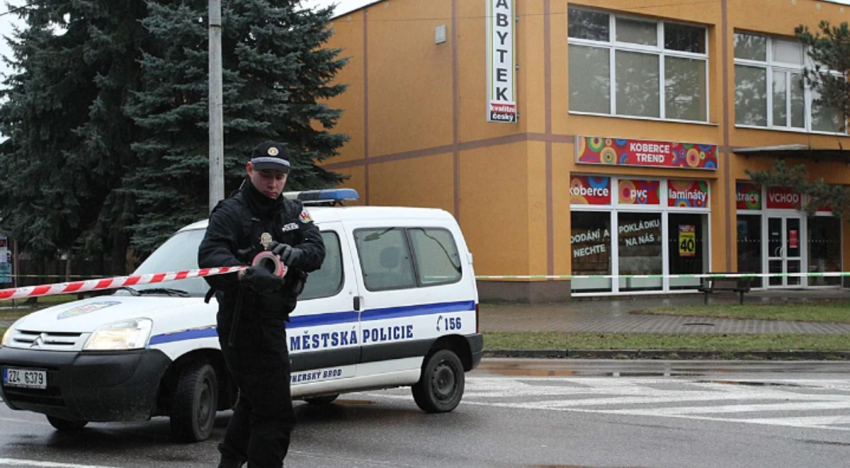 Dos muertos en un ataque con arma blanca en una tienda de un centro comercial en República Checa