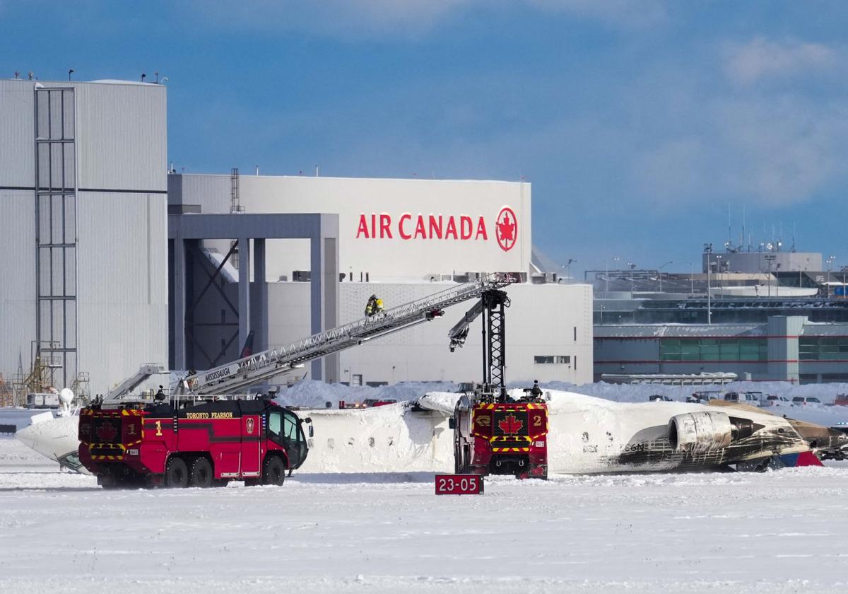 Imagen del avión accidentado en Toronto.