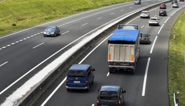 Multan en Países Bajos a exalcalde por masturbarse mientras conducía en una autopista