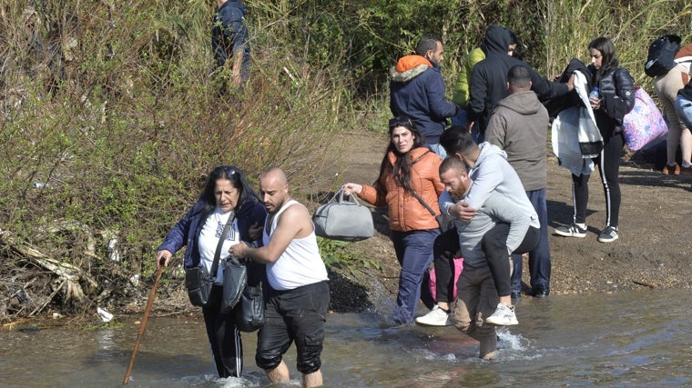 Refugiados alauitas sirios huyen al Líbano