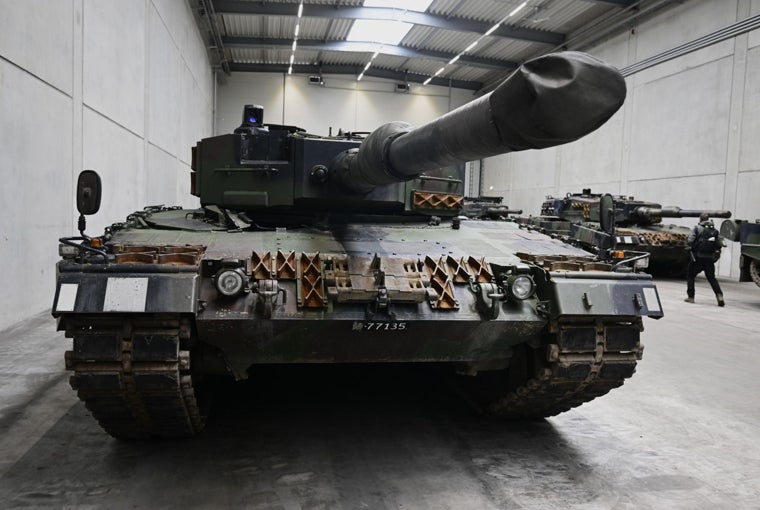 Un tanque Leopard 2, en una fábrica de Rheinmetall