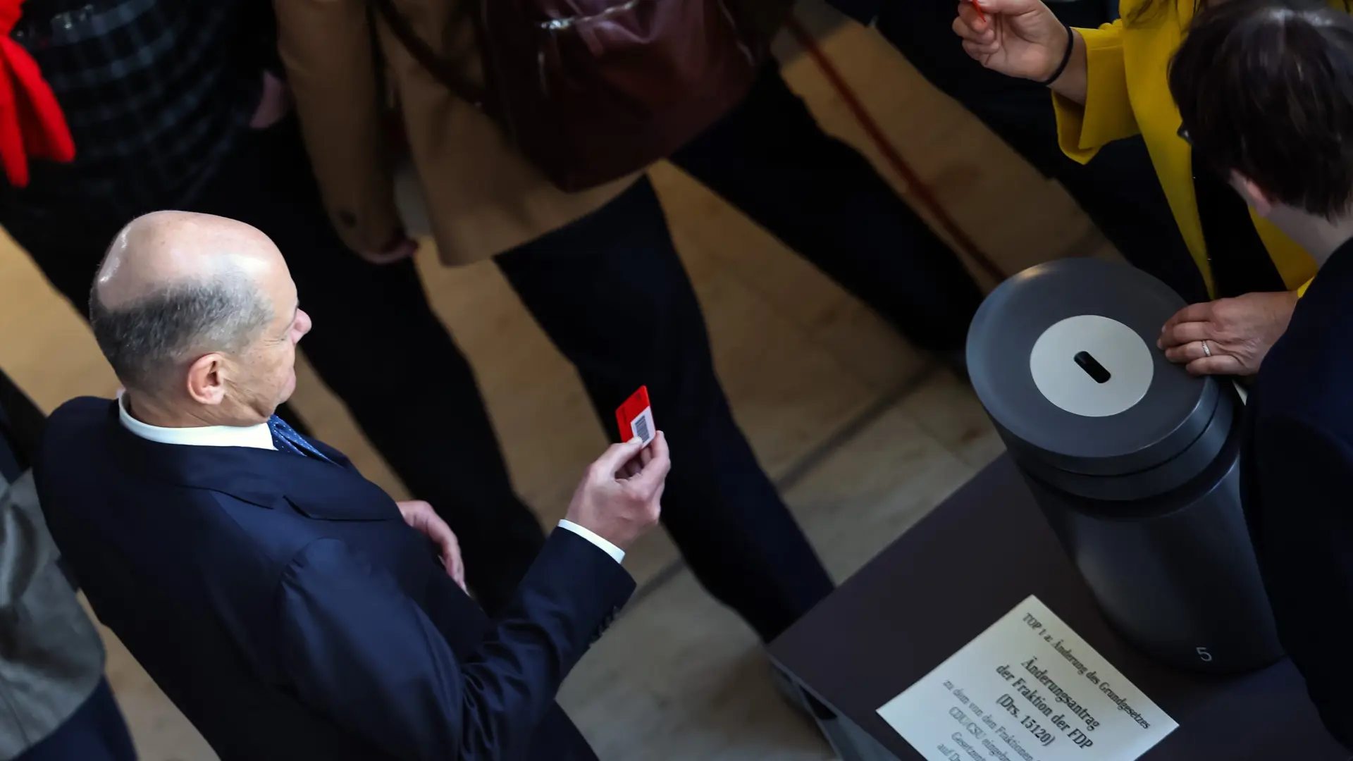 Alemania aprueba una histórica reforma de la Constitución para aumentar el gasto en defensa