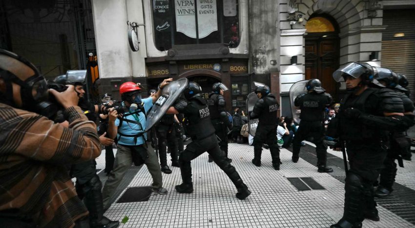 Graves incidentes en Argentina en una protesta de jubilados contra el Gobierno