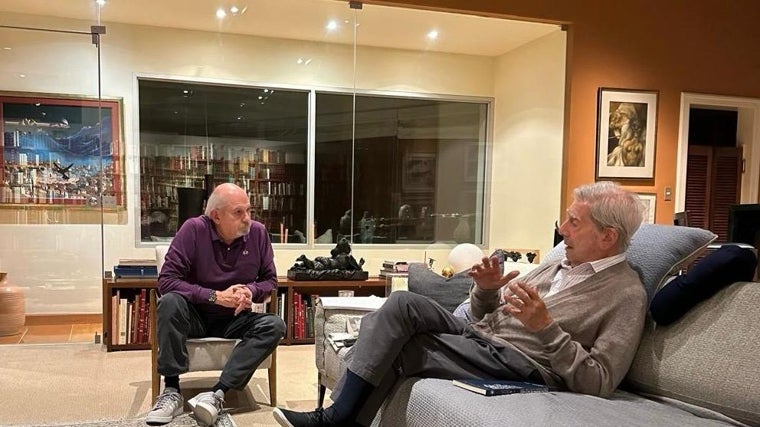 Pedro Cateriano con Mario Vargas Llosa