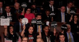 Caos en el Capitolio: expulsiones, gritos y boicots marcan el discurso de Trump