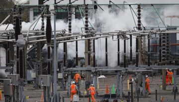 El aeropuerto de Heathrow reanuda sus vuelos a pleno rendimiento tras el cierre por un incendio en una subestación eléctrica