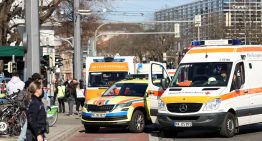 Un coche embiste a una multitud en Mannheim, Alemania, y deja al menos un muerto y varios heridos