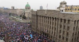 Multitudinaria manifestación en Serbia contra el Gobierno, acusado de corrupción