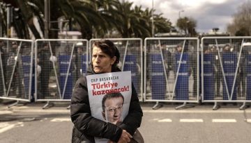 Turquía prohíbe la exhibición de imágenes del alcalde de Estambul detenido, principal opositor de Erdogan