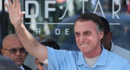 Bolsonaro sale del hospital tras tres semanas ingresado por una operación en el abdomen