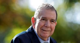 Edmundo González recibe el alta tras recuperarse de una «súbita bajada de tensión»