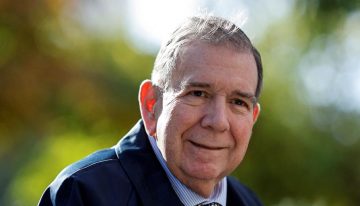 Edmundo González recibe el alta tras recuperarse de una «súbita bajada de tensión»