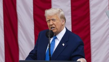 Trump, que se plantea sanciones a Rusia, avisa a Putin de que está «jugando con fuego»