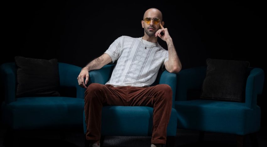 Ángel Fabián Rivera lleva la “mancha de plátano” a “Velvet: el nuevo imperio”