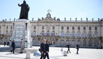 Francia y Polonia firman un tratado que refuerza su cooperación militar ante la amenaza de Rusia