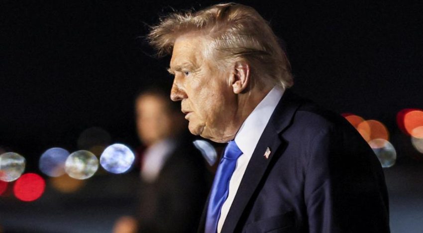 Trump dice no saber si debe respetar la Constitución como presidente