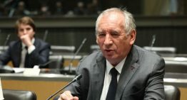 El escándalo de violencia sexual y pedofilia que salpica a Bayrou amenaza la estabilidad del Gobierno de Francia