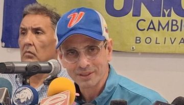 Capriles afirma que su participación en las elecciones parlamentarias no es ir «contra Machado ni contra Edmundo»