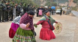 Una caravana de seguidores de Evo Morales busca inscribirlo como candidato pese a estar inhabilitado