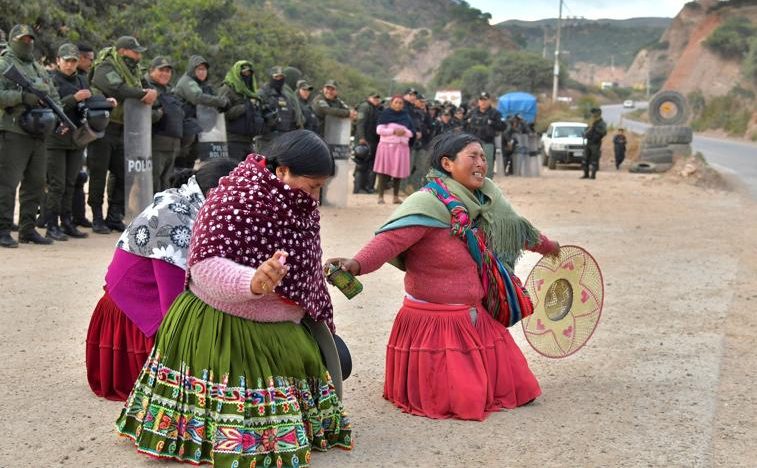 Una caravana de seguidores de Evo Morales busca inscribirlo como candidato pese a estar inhabilitado
