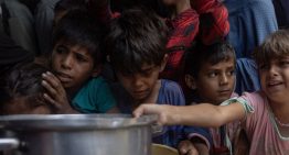 Israel golpea con dureza a una Gaza en la que 14.000 niños corren riesgo de morir por hambruna