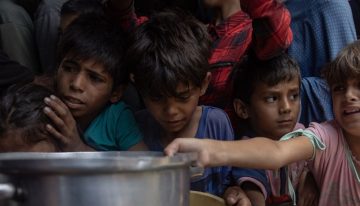 Israel golpea con dureza a una Gaza en la que 14.000 niños corren riesgo de morir por hambruna
