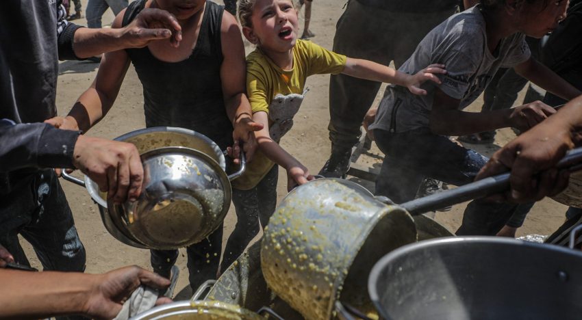 Al menos 57 niños han muerto de hambre en Gaza durante los últimos dos meses, según la OMS