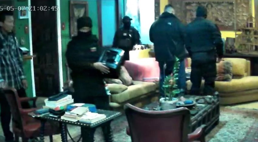 Agentes chavistas allanan la vivienda de una de los opositores liberados de la Embajada argentina en Caracas