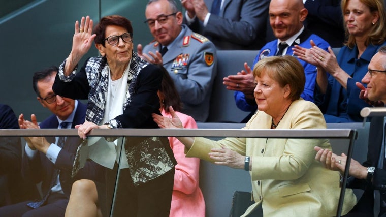 Así fueron las siete horas de infarto que casi dejan sin gobierno a Alemania