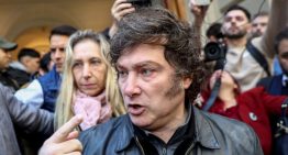 Milei acusa a un periodista de agredirle: «¿Me pegaste a propósito?»