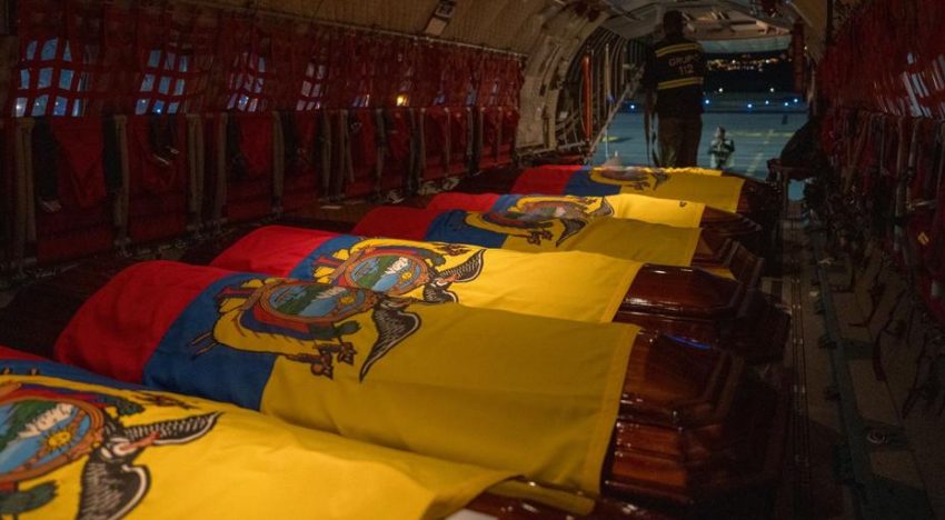 Ecuador rinde homenaje a once soldados asesinados en una emboscada en la Amazonía