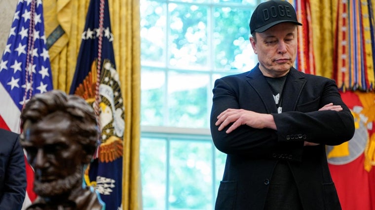 Elon Musk se despide de la Casa Blanca con un ojo morado y sin atajar el déficit: «Esto no es el final»
