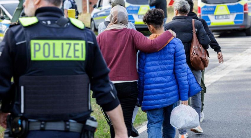 El nuevo Gobierno alemán da orden de rechazar inmigrantes en la frontera, incluso solicitantes de asilo